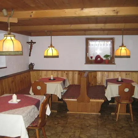 Haus Christl Bed & Breakfast Uderns