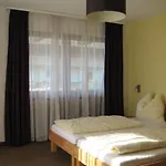 Haus Christl Panzió Uderns