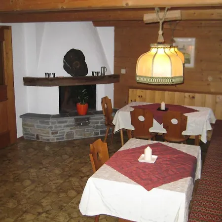 克里斯特尔豪斯酒店 3*