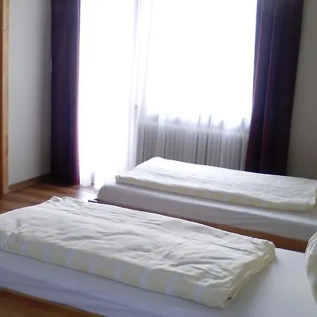 克里斯特尔豪斯酒店 乌登斯